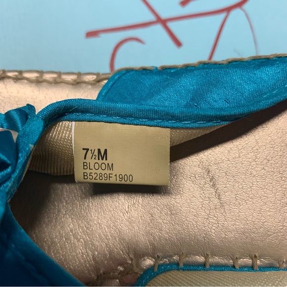 Life Stride Turquoise flower sandals slides - Picture 4 of 8